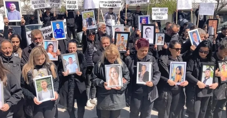 Семејствата на жртвите од пожарот во Пулс бараат директна средба со обвинителите во Кочани