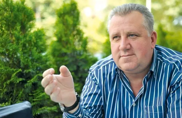 Јове Кекеновски станува директор на земјоделскиот комбинат Пелагонија