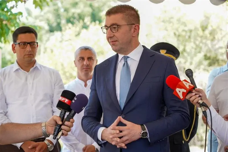 Мицкоски со поддршка за локалните самоуправи: Во вториот повик за капитални проекти во општините има повеќе од 800 проекти