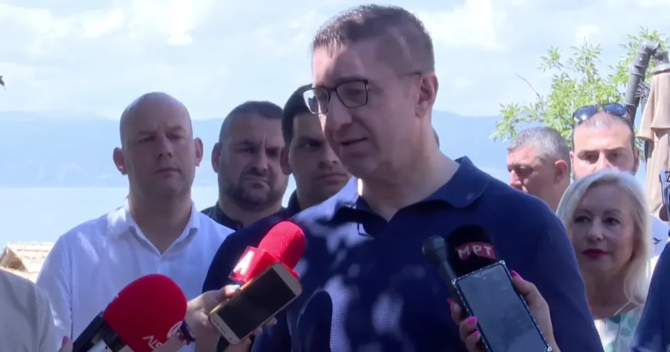 (ВО ЖИВО) Мицкоски и Љутков во Охрид – се пушта во употреба Музејот на вода