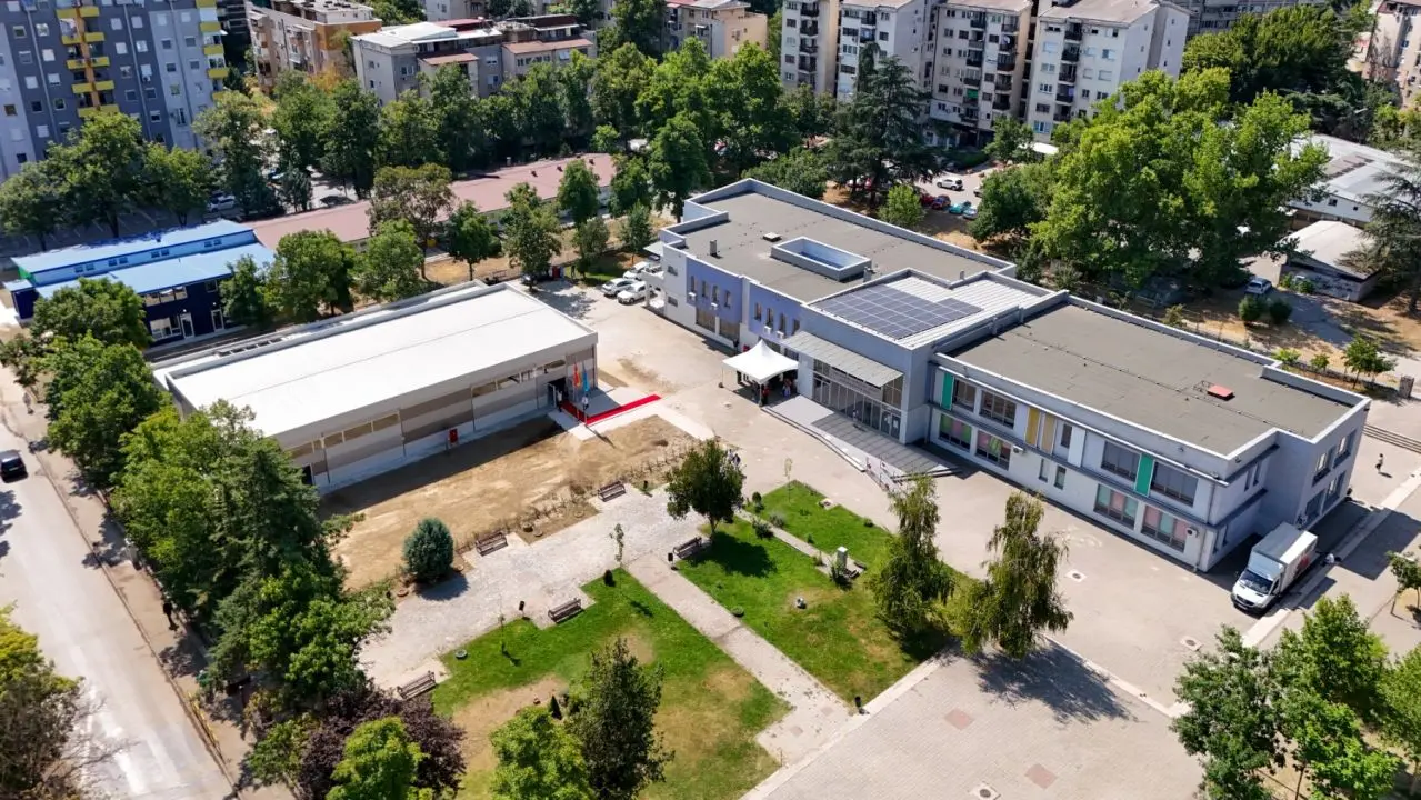  КИСЕЛА ВОДА ДОБИ НОВ БАЗЕН: Мицкоски го пушти во употреба и најави уште четири вакви објекти