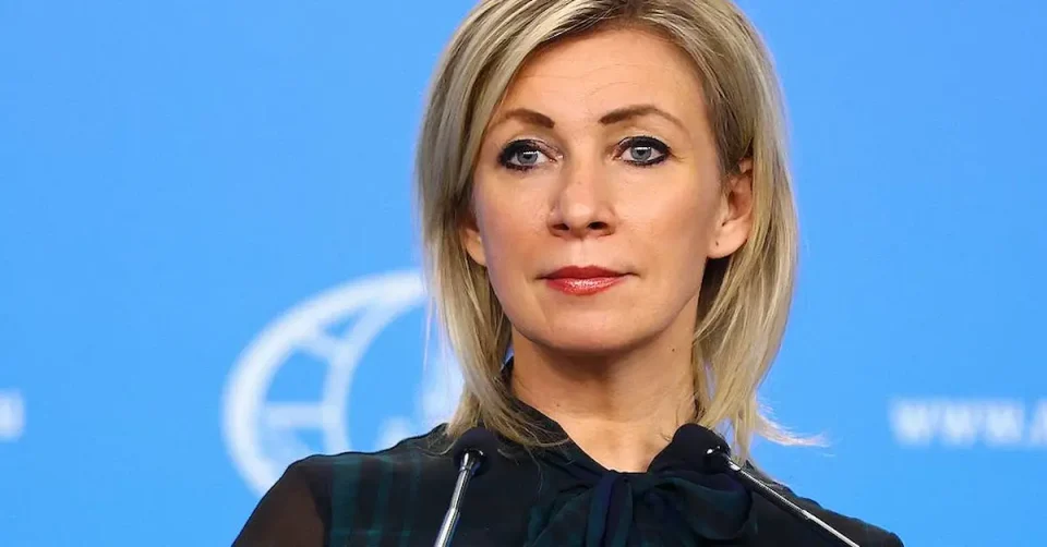 ЗБОРУВААТ ЗА ДИПЛОМАТИЈА, НО ИНВЕСТИРААТ ВО ВОЈНА: Ако западот навистина сакаше мир во Украина, веројатно ќе престанеше да испорачува оружје, вели Захарова