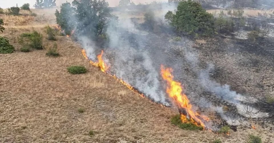 ЦУК: Пожари поради искрење на жици на повеќе локации во Куманово и Скопје
