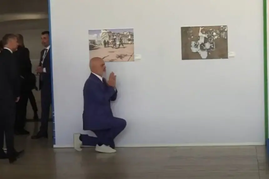 (ВИДЕО) Рама повторно на колена ѝ клекна на Мелони