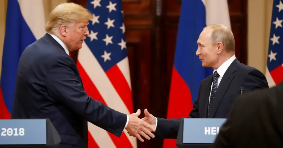 РУСИЈА ОДОЛГОВЛЕКУВА, А ТРАМП ГО ГУБИ ТРПЕНИЕТО: Американскиот претседател сака конкретни резултати за примирје во Украина