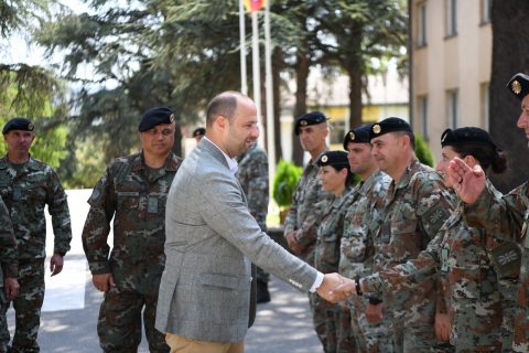 280 војници заминуваат за Германија