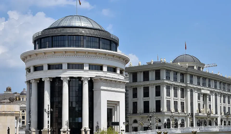 ОБИД ЗА УБИСТВО ВО СКОПЈЕ: 28-годишна жена се обидела да ја задуши бабата на својот сопруг