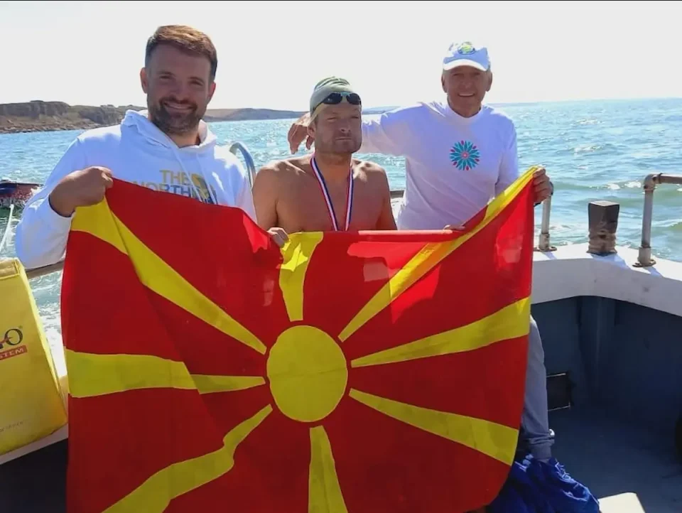 ЛА МАНШ E ПОКОРЕН: Евгениј Поп Ацев го запиша своето име во историјата на маратонското пливање