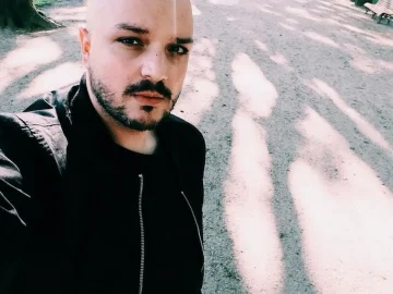 ЖРТВА КАКО ДЕТЕ, БОРЕЦ КАКО ВОЗРАСЕН: Кирил бил сексуално злоставуван од педофил, а сега пешачи 111 км за сите деца што страдаат во тишина