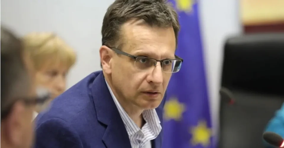 ДВА ПОТПИСА НЕ СЕ ЕДИНСТВЕН УСЛОВ: Правото на учество на независни кандидати на избори е загарантирано, а ДИК има механизми како да обезбеди непречен изборен процес