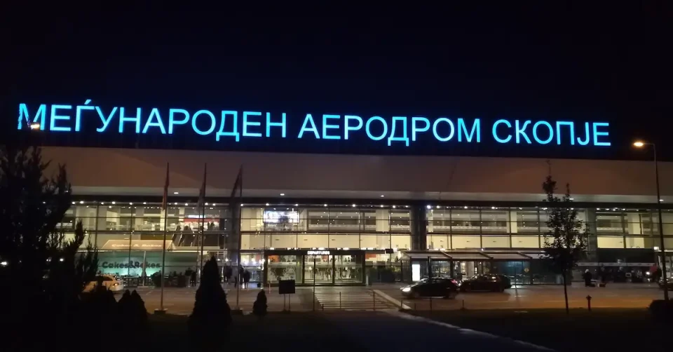 Лажна дојава за бомба на аеродром Скопје – доцна ноќеска активирани антитерористички единици