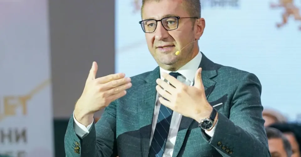 ТРИТЕ ПРИОРИТЕНИ СТОЛБА ЗА СКОПЈЕ: Враќање на хигиената, завршување на сите започнати проекти и консолидирање на претпријатијата, вели Мицкоски
