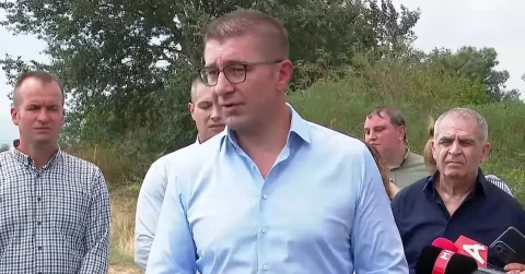 ДУИ УШТЕ ДОЛГО ЌЕ ОСТАНЕ ВО ОПОЗИЦИЈА: Ќе има реконструкција на владата, но не го менуваме албанскиот партнер, вели Мицкоски