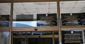 ВЕШТАЧКА ИНТЕЛИГЕНЦИЈА ВО СРЕДНИТЕ УЧИЛИШТА: Наставниците може да аплицираат за обуката „AI во училница“ со бесплатни курсеви, велат од МОН