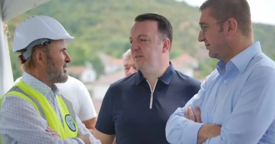ЛИДЕР ВО ИНФРАСТРУКТУРАТА ВО РЕГИОНОТ: Два паневропски коридори покриени со автопат или експресен пат и два аеродроми што растат од квартал во квартал – до крајот на овој мандат, апсолутно пред соседите, вели Николоски