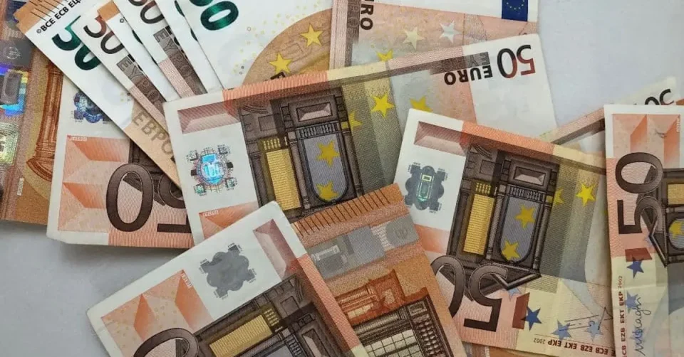 ИЗМАМЕН СО 1.700 ЕВРА: Скопјанец ветил средување на возачки испит, ги зел парите и исчезнал