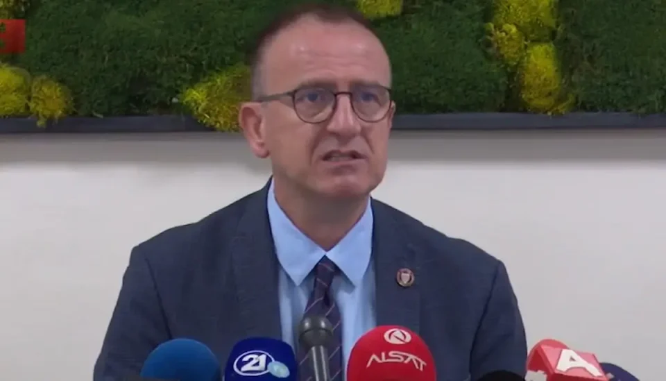 ВМРО-ДПМНЕ: ТАРАВАРИ СЕ ОДНЕСУВА КАКО МЛАДА НЕВЕСТА, уценетиот лидер на Алијанса за Албанците повторно ја менува приказната