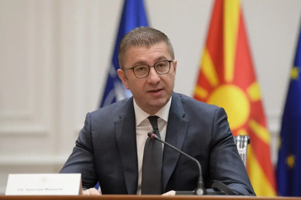 Премиерот Мицкоски утре ќе присуствува на презентација на новопристигната опрема од САД