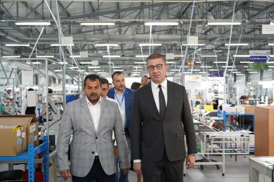 Мицкоски: Започна со работа новата хала на компанија Амфенол со 200 нови работни места