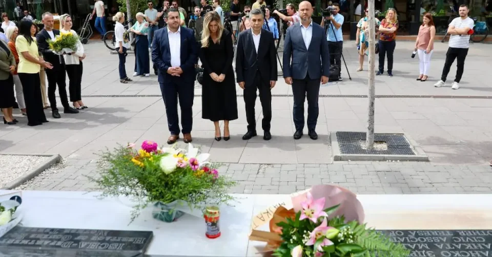 ВЛАДИНА ДЕЛЕГАЦИЈА ОДДАДЕ ПОЧИТ НА МАЈКА ТЕРЕЗА: Таа е симбол дека сите разлики меѓу нас се неважни доколку дејствувавме како луѓе