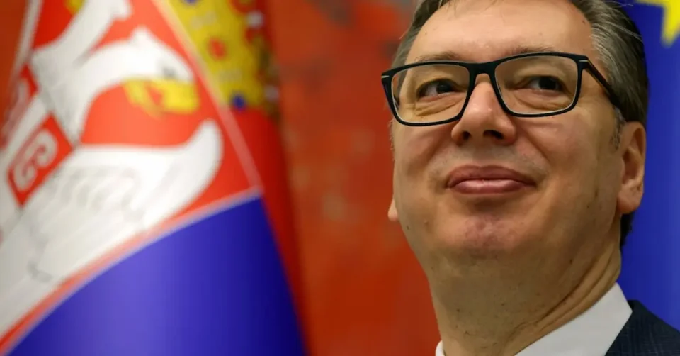 „ПРАШАЊЕ НА ДЕН Е КОГА ДЕМОНСТРАНТИТЕ ЌЕ УБИЈАТ НЕКОГО“: Следуваат „изненадувачки одлуки“ и решителна акција на државата за враќање на мирот, вели Вучиќ