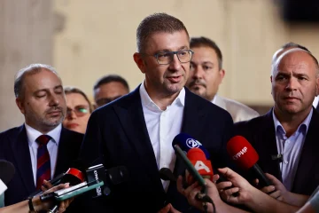 „ОПОЗИЦИЈАТА СЕ ЗАНИМАВА СО НЕКРОФИЛИЈА“: Мицкоски вели дека состојбата со пожарите е под контрола