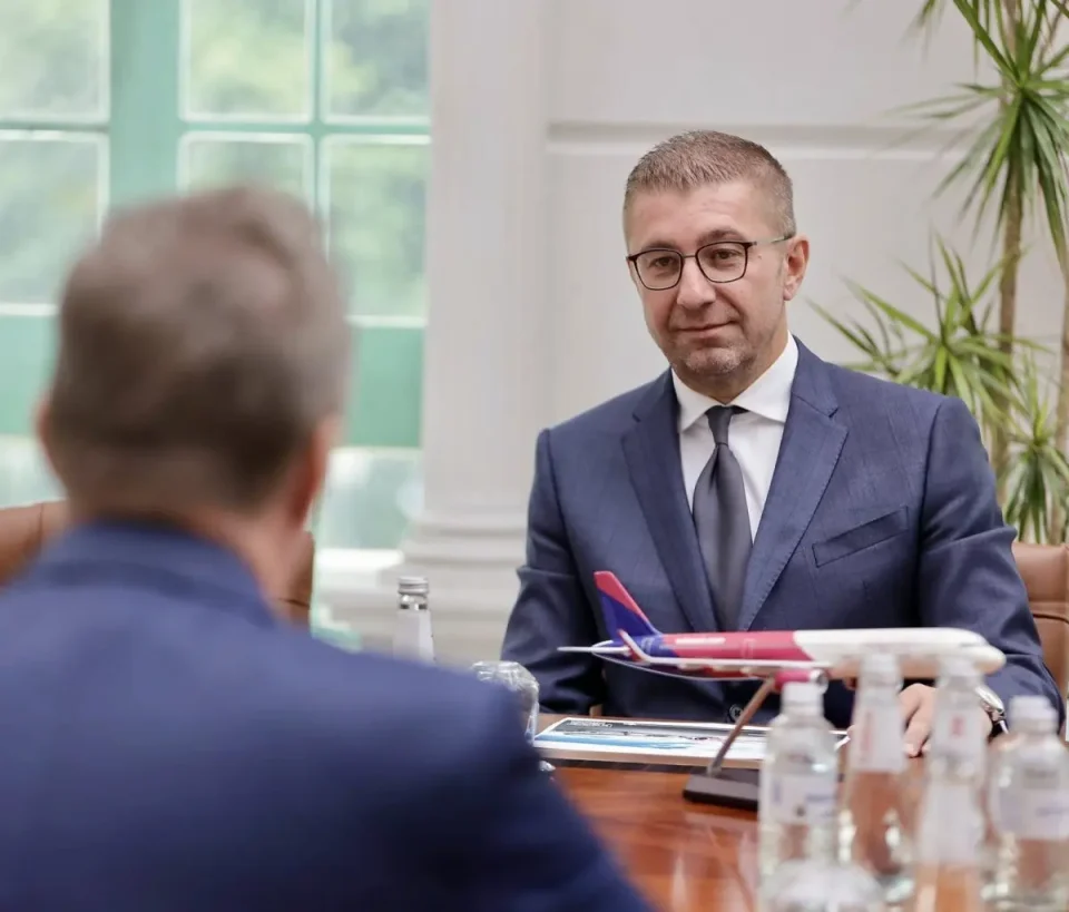 Мицкоски на средба со претставници од Виз Ер: Можности за проширување на соработката, подобрување на услугите
