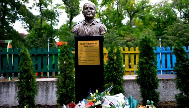 Откриена спомен-биста во чест на полицаецот Тоше Тодоровски кој загина во пожарот во Кочани