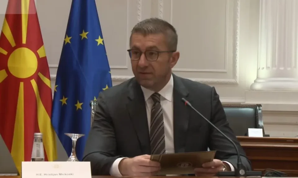 ФОРМИРАЊЕТО МНОГУДЕТНО СЕМЕЈСТВО Е НАЈВИСОК ПАТРИОТСКИ ЧИН: Мицкоски најавува мерки за поддршка на семејствата и зголемување на наталитетот