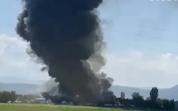 (ВИДЕО) ГОРИ ФАБРИКА ЗА ПЛАСТИКА ВО ИЛИНДЕН: Чадот се гледа од повеќе делови на Скопје - пожарот е пријавен, потврди Ангелов