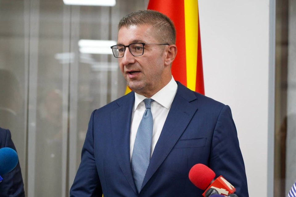 Премиерот Мицкоски во посета на општина Градско