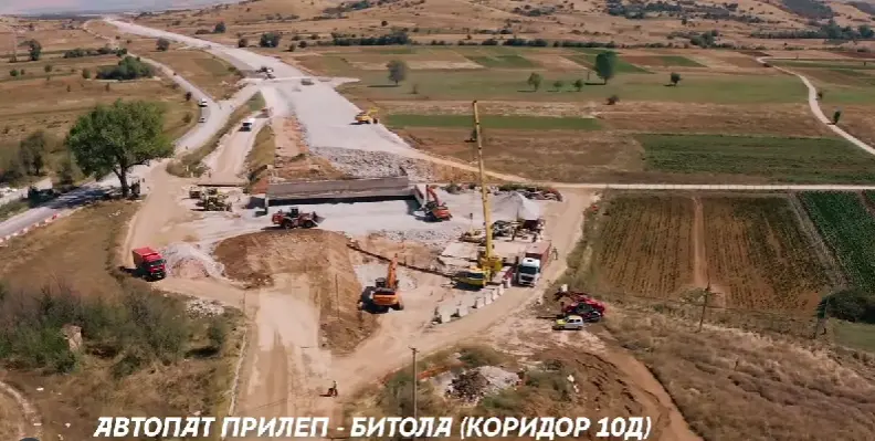 (ВИДЕО) ПРОДОЛЖУВАМЕ ДА ЈА ГРАДИМЕ МАКЕДОНИЈА: Мицкоски и Николоски споделија снимка од активните градежни проекти