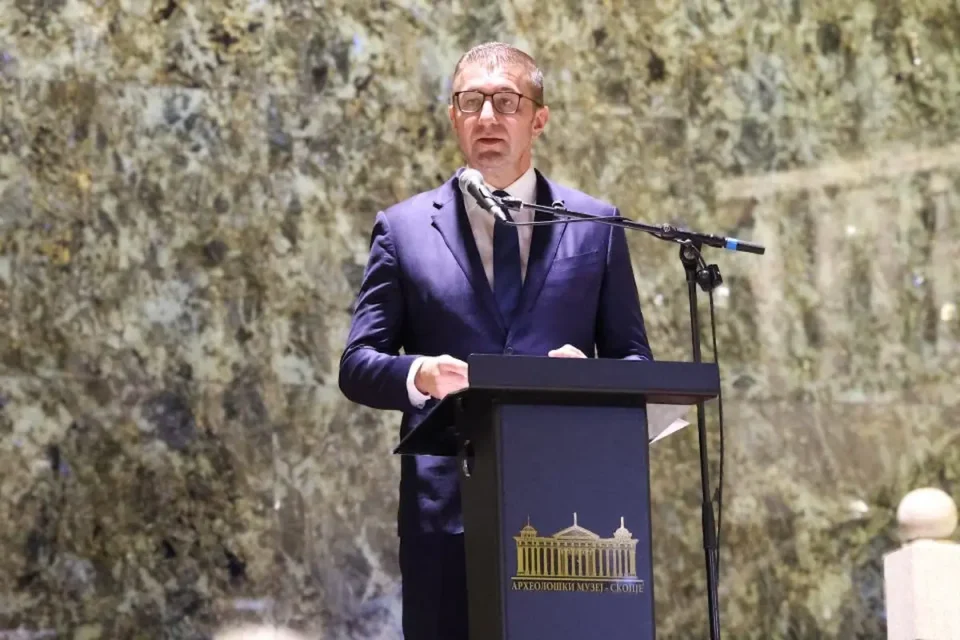 МАКЕДОНИЈА ЈА ЦЕНИ СВОЈАТА ИСТОРИЈА: Мицкоски на свечено отворање на новата поставка во Националниот археолошки музеј