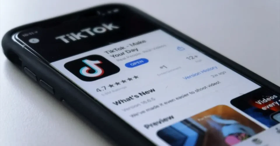 TIKTOK ЌЕ ПРОДОЛЖИ ДА ФУНКЦИОНИРА ВО САД: Американските сопственици ќе ја преземат контролата врз податоците и алгоритмот