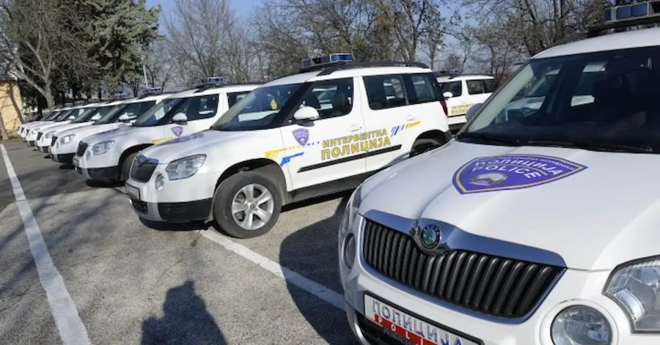 РАЗБОЈНИШТВО ВО ЧАИР: Двајца уапсени, еден во бегство по насилен упад во маркет на „Џон Кенеди“