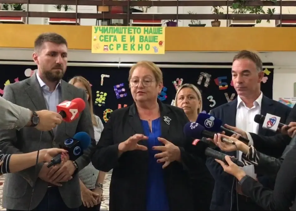 (ВО ЖИВО) Дејан Митески и Весна Јаневска во посета на ОУ „Блаже Конески“