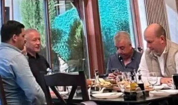 Бранко Црвенковски застанува зад ВМРО-ДПМНЕ? - на ручек со познати функционери!