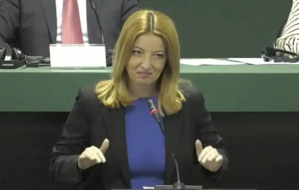 ВМРО-ДПМНЕ ја обвини Арсовска за скопскиот хаос: Сите одлуки врзани со Комунална хигиена се изгласани од страна на советниците