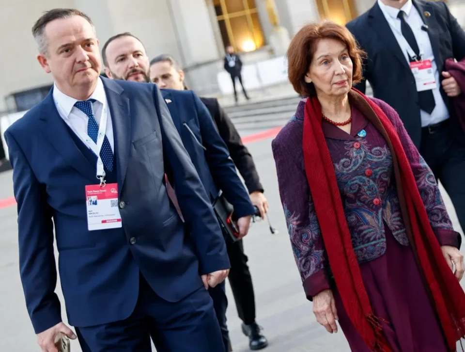 СИЉАНОВСКА ВО ФРАНЦИЈА: Чест е да се биде дел од отворањето на Парискиот мировен форум