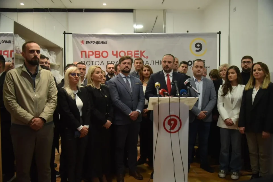 „ЗАЕДНО ДА ГО ВРАТИМЕ СЈАЈОТ НА СКОПЈЕ“: Ѓорѓиевски ги повика граѓаните масовно да заокружат број 9