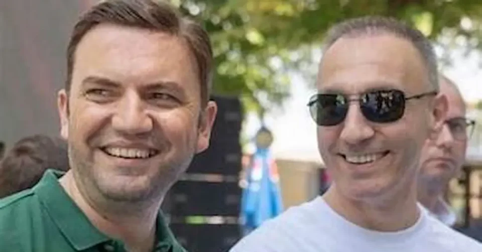 „НЕ ЗАБОРАВАЈ, ТИ СИ НИШТО БЕЗ МЕНЕ“: „Артан Груби“ одекнуваше во „Борис Трајковски“ – скандирањата како порака до Бујар Османи