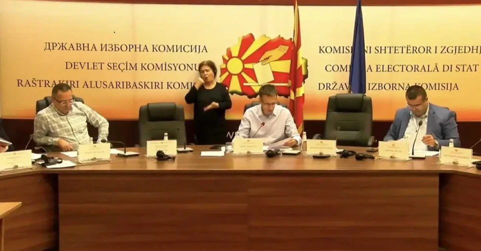 Излезноста до 11:15 изнесува 9,3% – гласаат 1,83 милиони граѓани