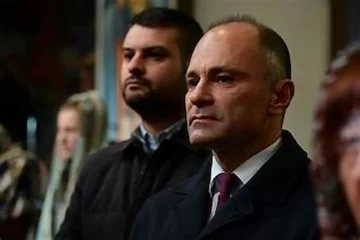 ЛИЦЕМЕРИЕТО НЕМА КРАЈ: Ја одбиваат Резолуцијата, а до збор истите барања ги имаат во програмата, вели Филипче
