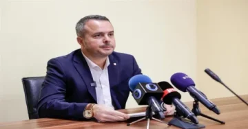 НОВ РАСКОЛ ВО СДСМ: Саша Богдановиќ распали по Герасимовски - ги пушти во вода членовите и симпатизерите во Центар!