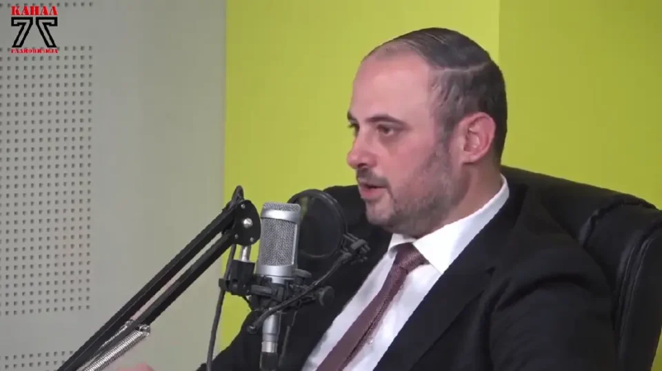 (ВИДЕО) Ѓорѓиевски: Со 50 камиони, 30 машини за перење улици и околу 1000 работници, Скопје ќе блесне уште по првите 72 часа