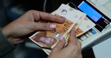 K-15 ОД 300 € ВО ПРИВАТЕН, 200 € ВО ЈАВЕН СЕКТОР: Казна до 4 илјади евра за работодавците кој нема да исплатат - 600 илјади работници со право на регрес