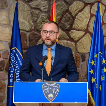 КОНЕЧНО ИНСТИТУЦИИТЕ РАБОТАТ, А ПРАВДАТА ИМ ТРОПА НА ВРАТА: Резултатите на МВР ја вознемируваат поранешната власт, вели Тошковски