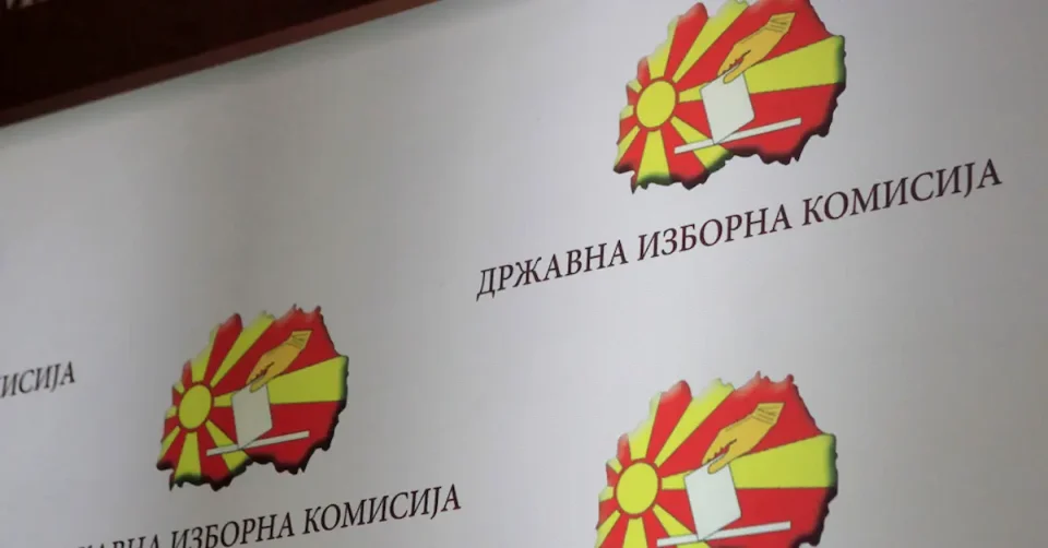 СИТЕ ЌЕ ГО ОСТВАРАТ ПРАВОТО НА ГЛАС: По утринскиот застој, гласањето во Ново Село продолжи без проблеми