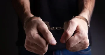 РАЗБИЕНА ДИЛЕРСКА МРЕЖА ВО СКОПЈЕ: Полицијата уапси четворица - запленети кокаин, марихуана и муниција