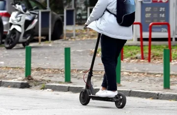 Албанија привремено ја забрани употребата на електрични тротинети